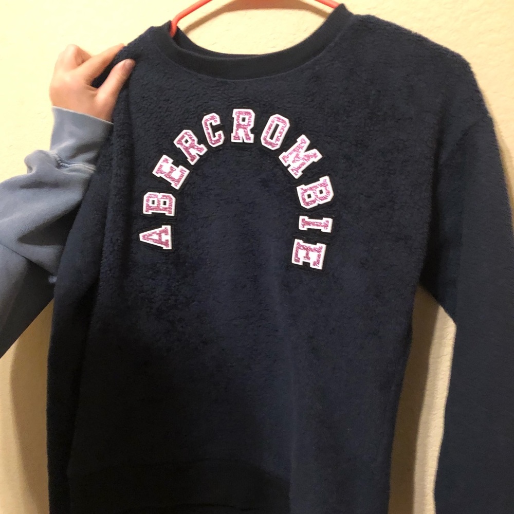 sweater that is super comfortable and cute to wear